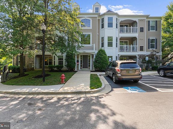4th image of 1501 Broadneck Pl Unit 402