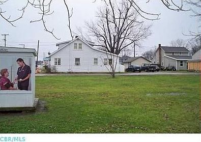 2nd image of 25 4th St