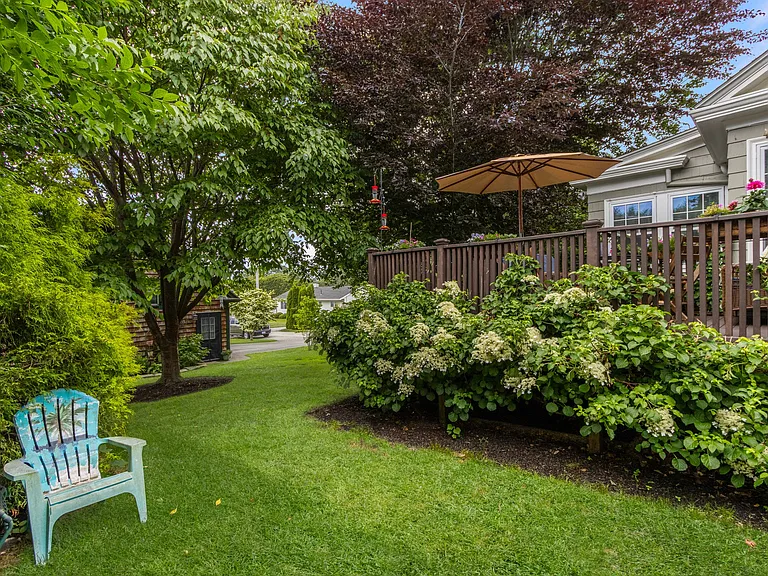 141 Coggeshall Ave — Photo 6