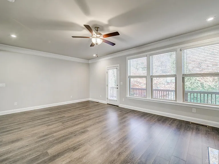 1363 Harris Way NE — Photo 33