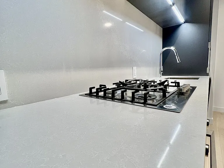 1720 Bayview Ave #527 — Photo 7