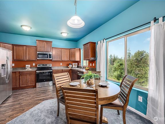 5th image of 971 NW Snow Creek Way