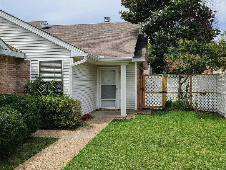5051 Grande Dr #I1 — Photo 1