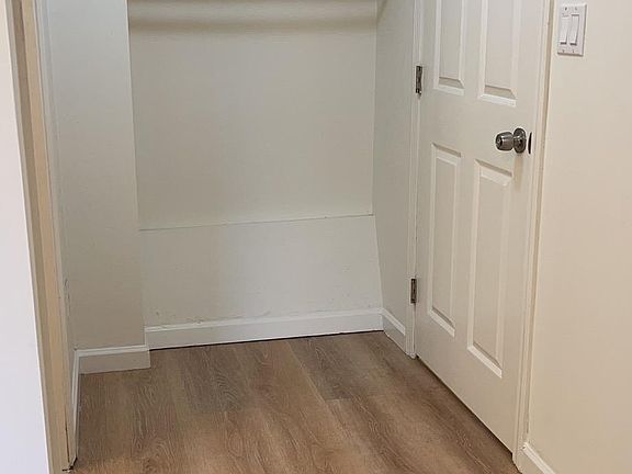 2nd image of 3530 Lawton St #B
