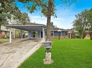 3075 Charter Oaks Dr, Houston, TX 77093