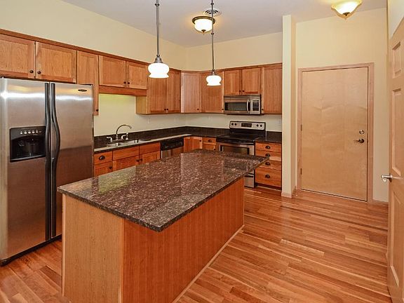 4th image of 270 4th St E Unit 204