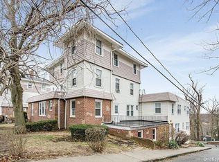 270 8th Ave APT 6, Sea Cliff, NY 11579