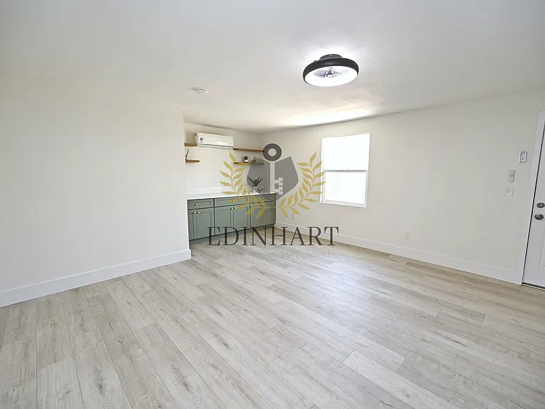 1584 N Carruth Ave #B — Photo 5
