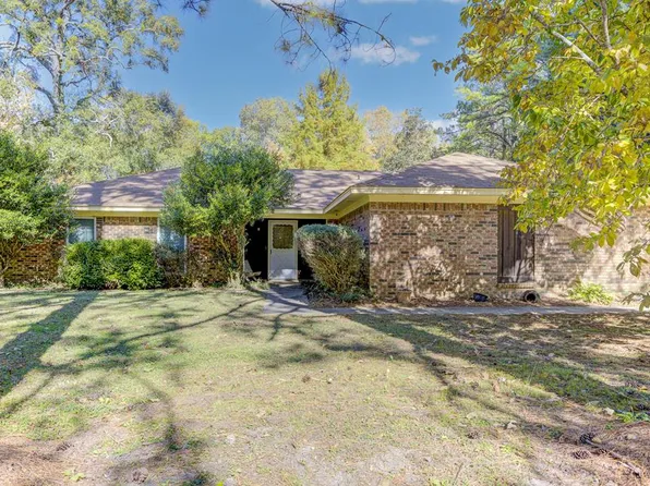 112 Lakeside Dr, Vicksburg, MS 39180