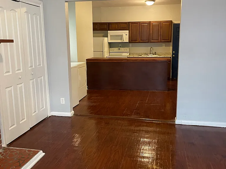 713 Dinwiddie St #A — Photo 9