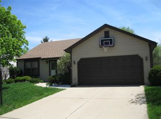 309 N Oltendorf Rd, Streamwood, IL 60107