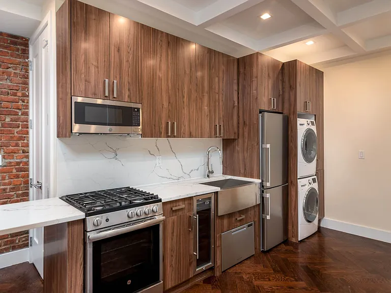 921 Washington Ave #322 — Photo 5