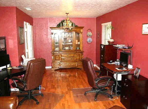 4th image of 1419 Wood Creek Dr