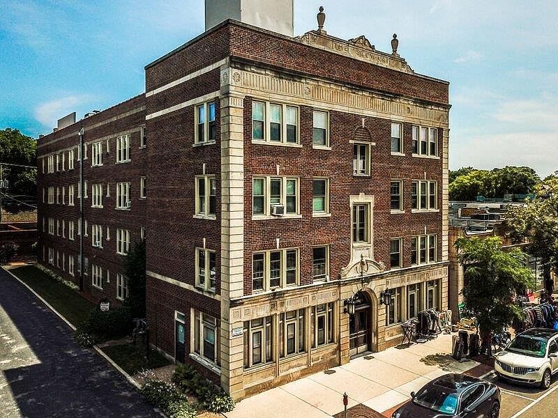 1311 Chicago Ave