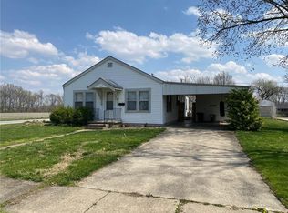 511 N Edwards St, Altamont, IL 62411