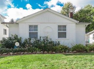 1022 Westwood Dr, Willoughby, OH 44094