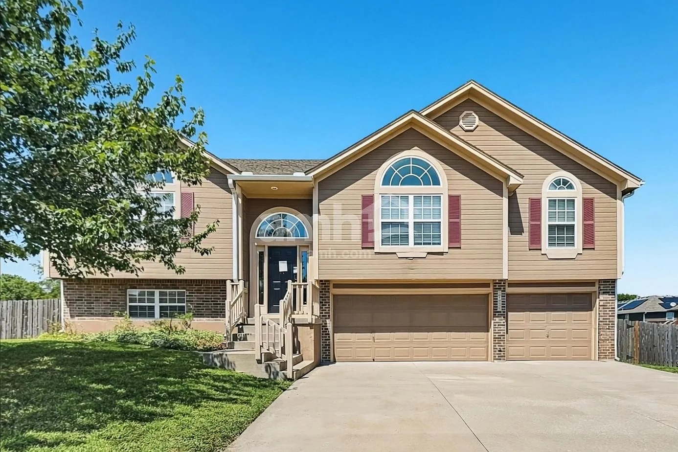 4 bed, 3.0 bath, 2000 sqft, $2,485 — Photo 1