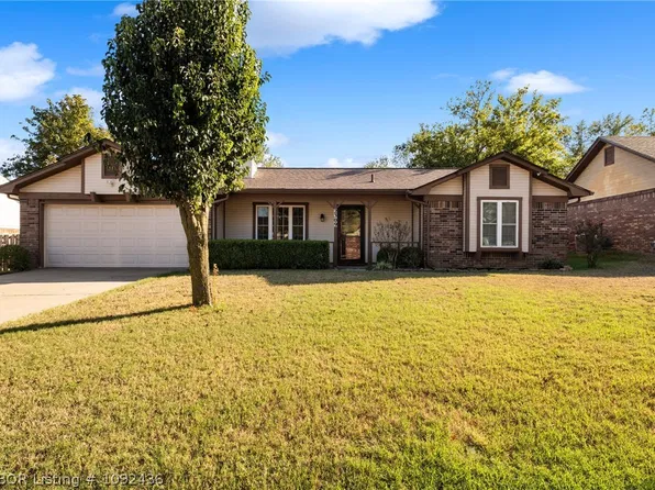 2309 Pine Ln, Barling, AR 72923
