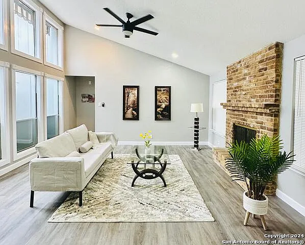 3 bed, 2.0 bath, 1947 sqft, $1,995 — Photo 4