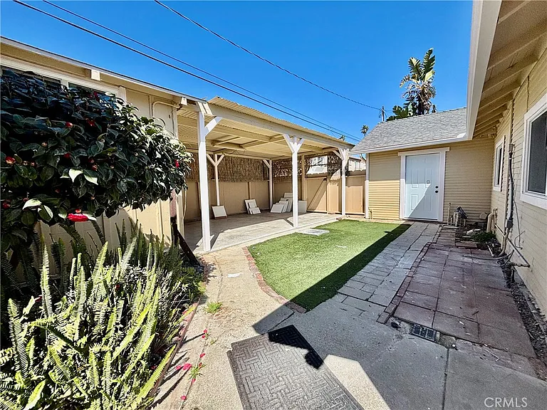 910 Acacia Ave — Photo 21
