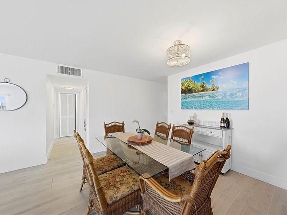 5th image of 1450 N Riverside Drive #201