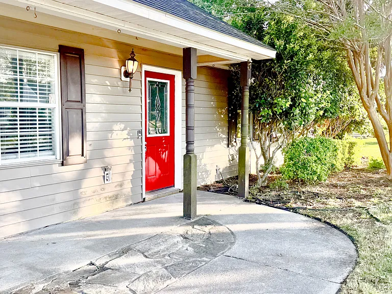 130 Parnell Rd — Photo 2
