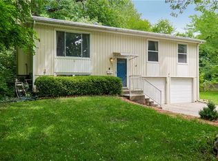 8901 Gillette St, Lenexa, KS 66215