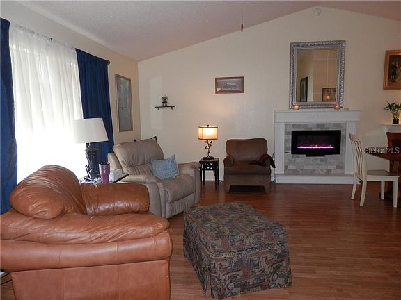 3rd image of 626 N Goodrich Dr