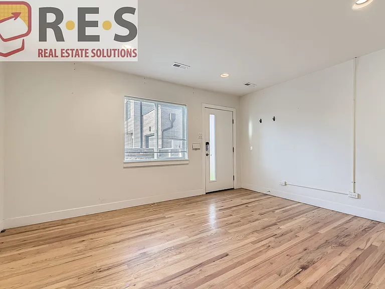 3131 N Saint Paul St — Photo 5