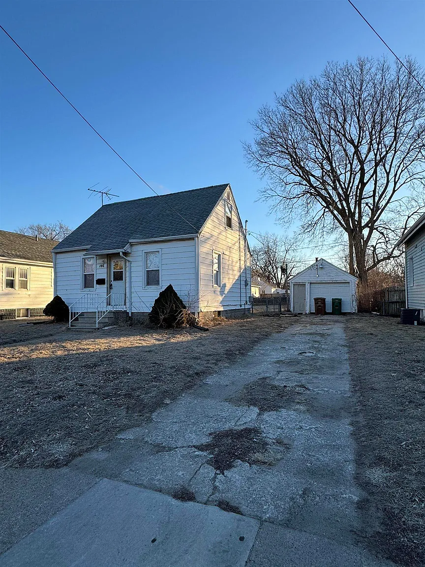 146 Sherman Ave photo 1