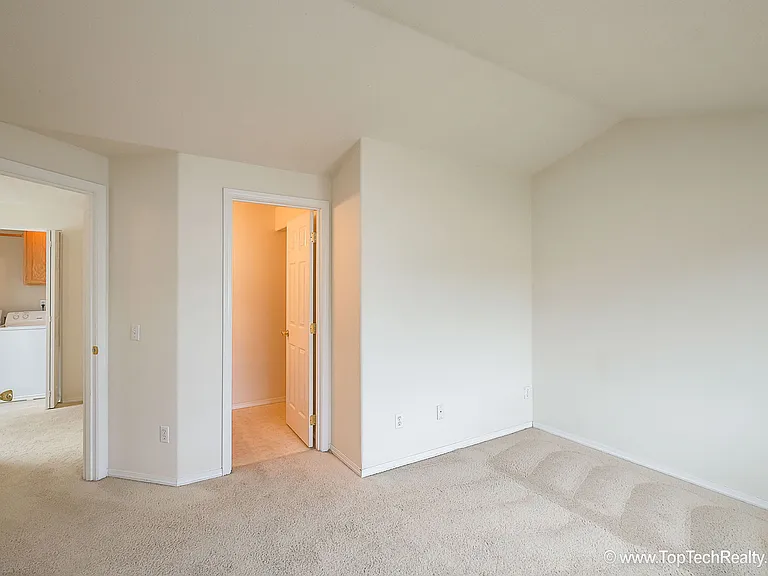 6554 NE Forest Ln — Photo 3