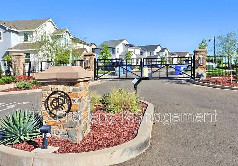 3217 Sunny Gate Ln — Photo 89