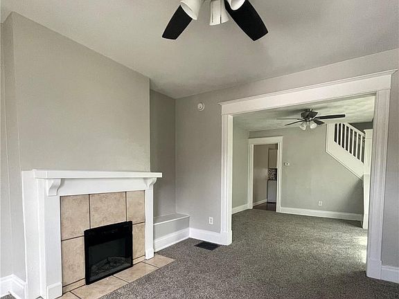 3rd image of 824-826 Troy St