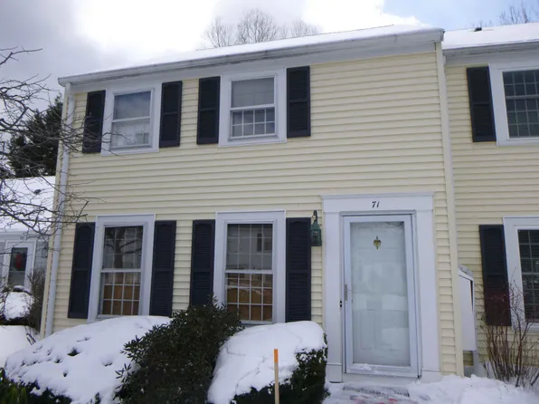 71 Colonial Village #71, Falmouth, ME 04105