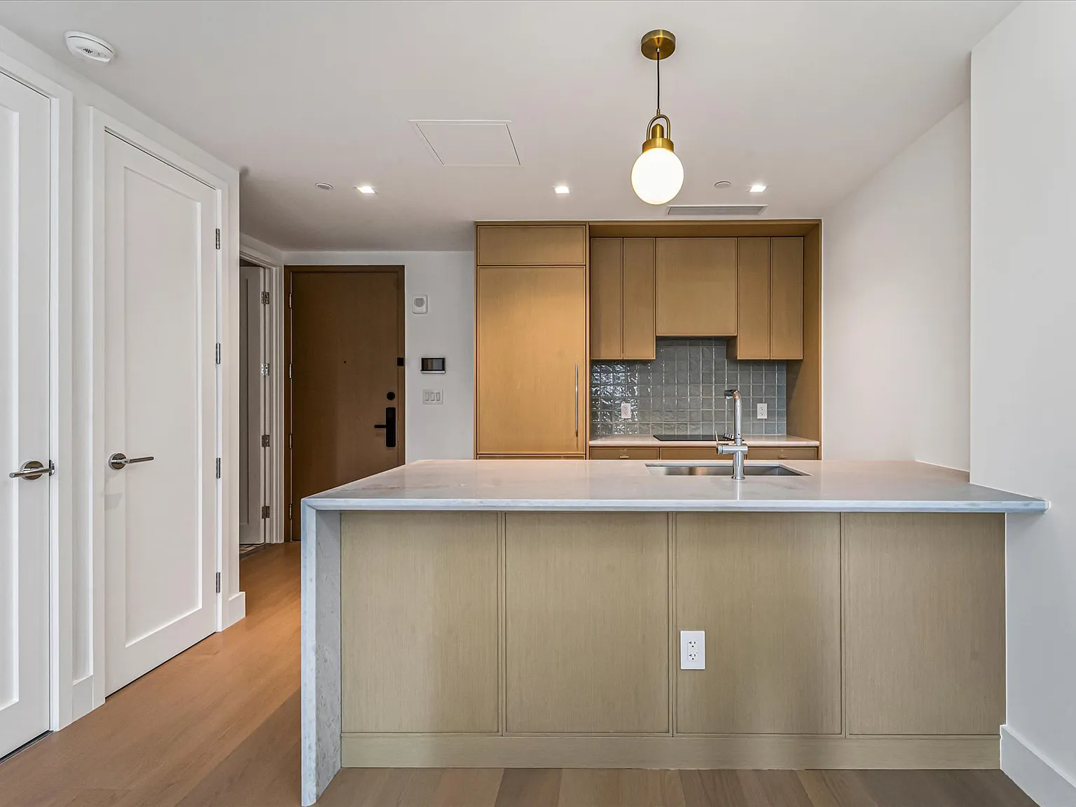 24-01 Queens Plaza North — Photo 3