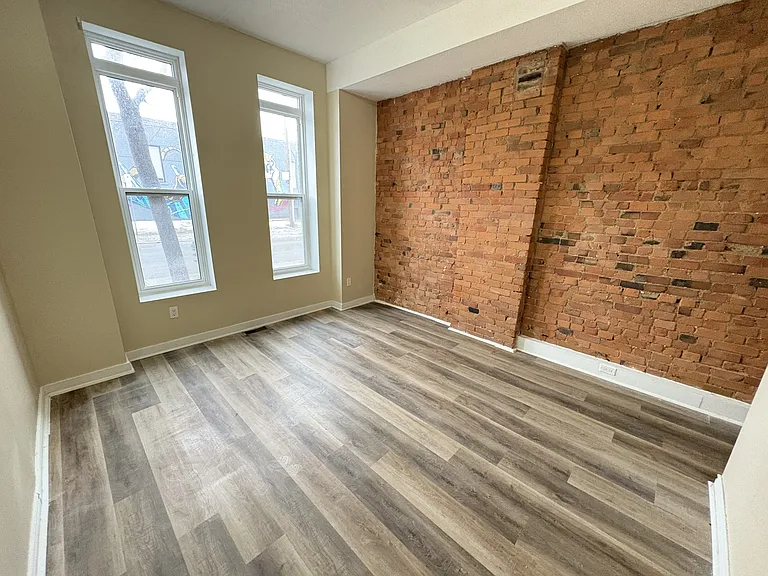273 King William St #1 — Photo 3