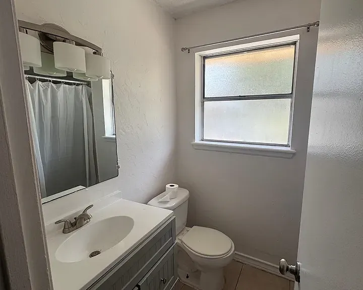 304 Richmond Ct — Photo 9