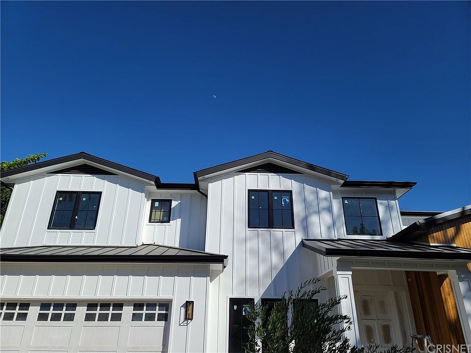 2nd image of 4326 Beeman Ave