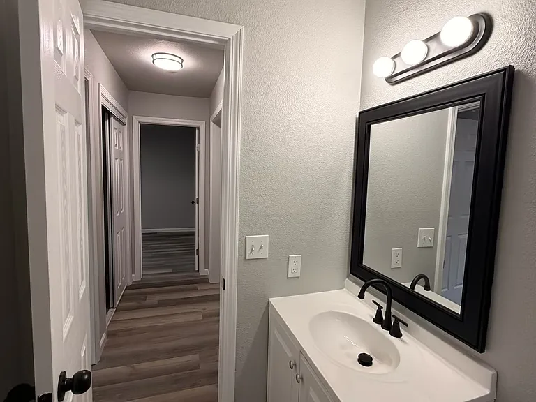 505 W Spruce St #501 — Photo 9