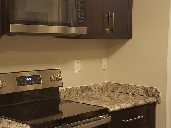 2nd image of 2334 S Grand Blvd #1