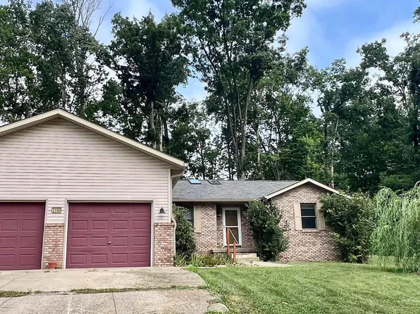 2590 W Double Downs Ct, Bloomington, IN 47403