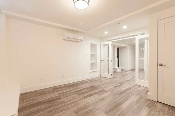 Rented by Compass | media 33