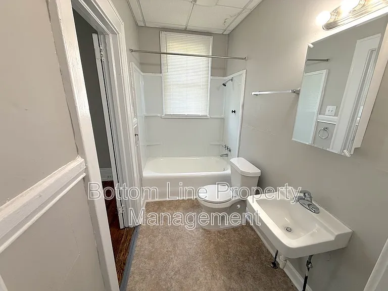 2108 E 7th St #3 — Photo 8