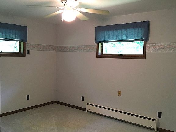 Bed1-1 Size 14.5' X11'