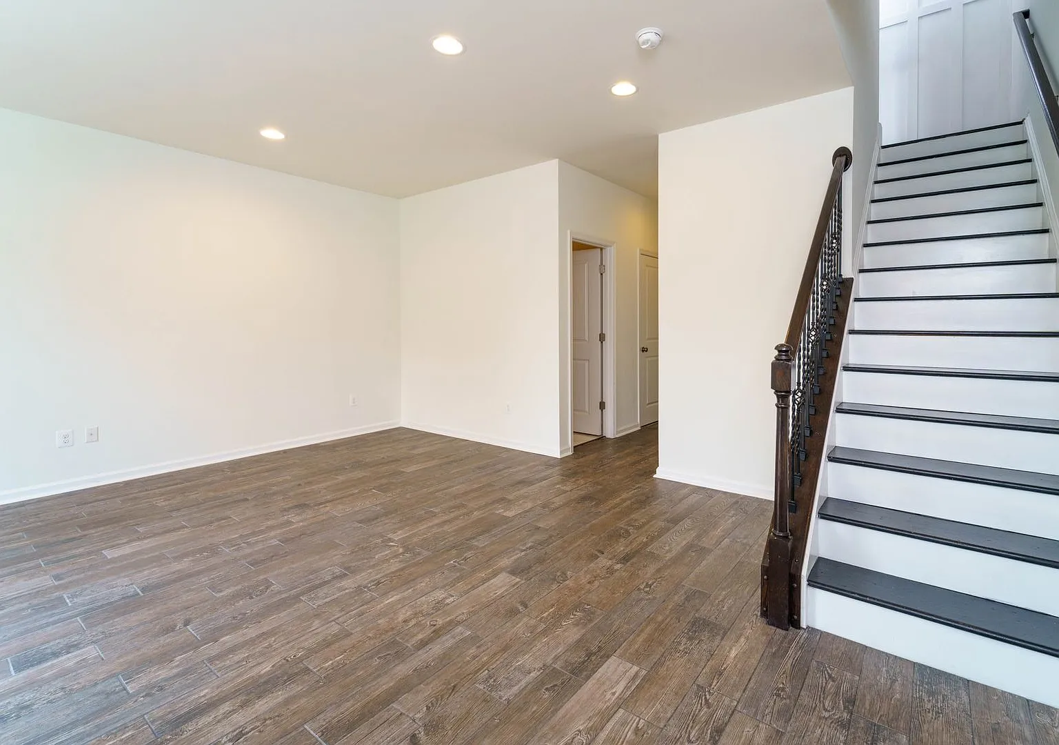 3 bedroom 3 bath townhouse in Brambleton — Photo 3