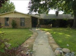 187 N Parker Ln, Carthage, TX 75633