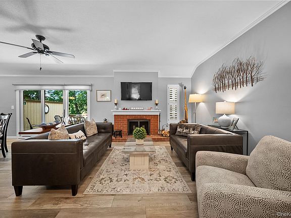 2nd image of 189 Heritage Hills #B
