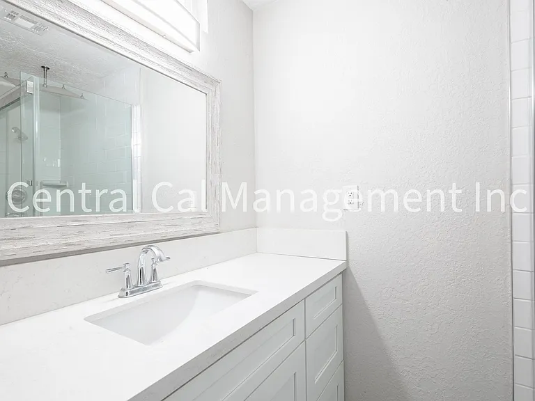 3605 Truman Ave — Photo 16
