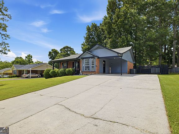3rd image of 19 Frances Dr NW