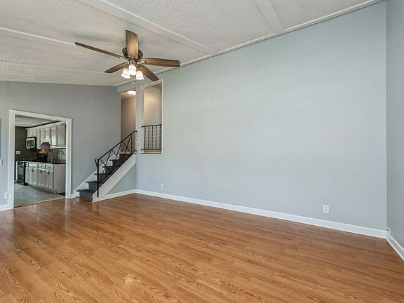 4th image of 331 Tee Ln